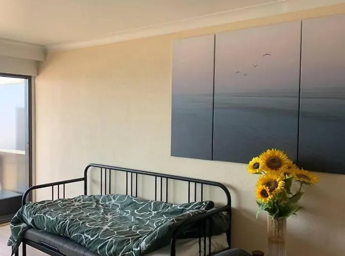 Stunning 1-bed In Beach-view