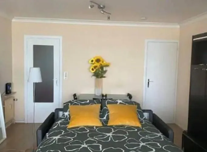 Stunning 1-bed In Beach-view Апартаменти